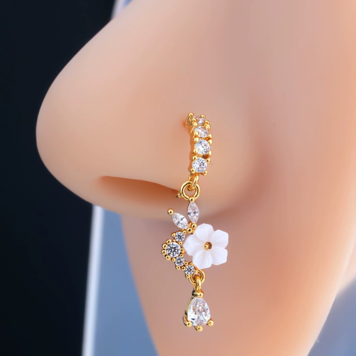 Body Jewelry Nose Studs - Anillo de Nariz con Flor Dorada