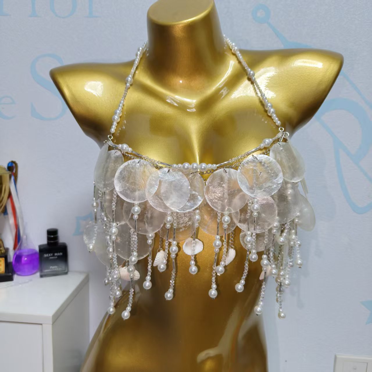 Top de sirena brillante hecho  - Body Jewelry Bra reseña y precio